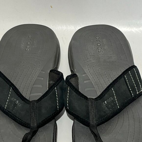 Crocs Men's Black Swiftwater Leather Iconic Comfort Flip Flop Sandals Size 13 - Picture 4 of 11